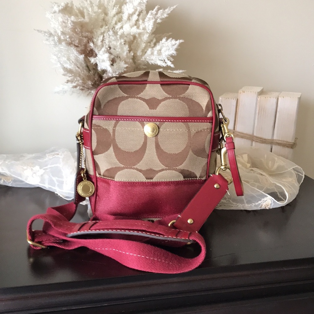 Coach Vintage Signature Swingback Crossbody Purse, Y2K 2006, 10128 - Picture 16 of 16